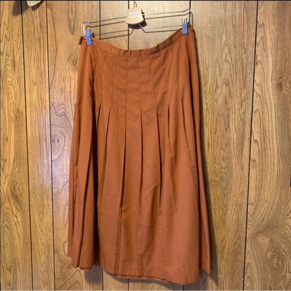 BRIGGS | Vintage Pleated Skirt - Picture 2 of 6